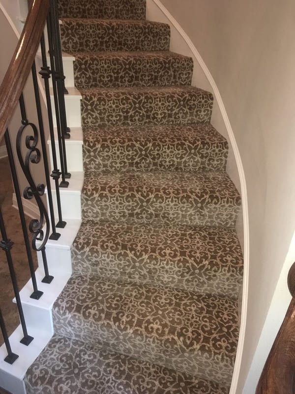 patterned-carpeted-staircase-e1522081234769-768x1024