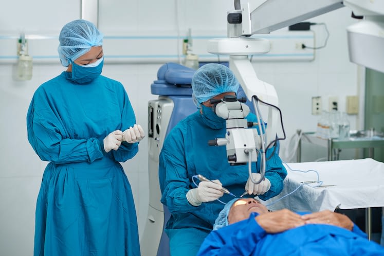 Determinants of Patient Satisfaction in Post-LASIK Patients Undergoing Cataract Surgery
