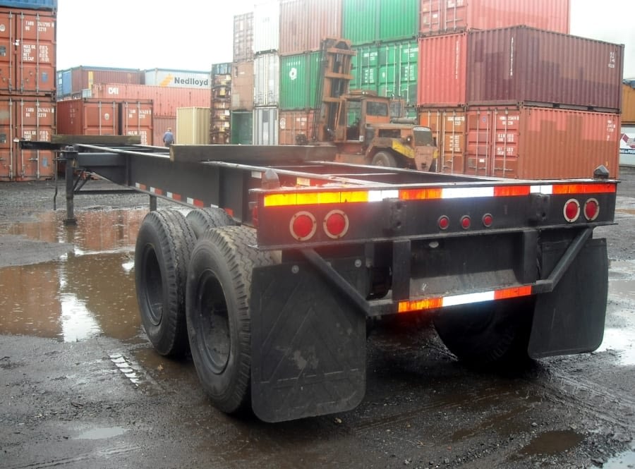 TRS your source for 8-pin lock chassis to transport 2 x 20ft or 1 x 40ft long container