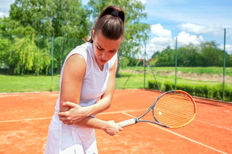 Tennis Player Injures Her Elbow