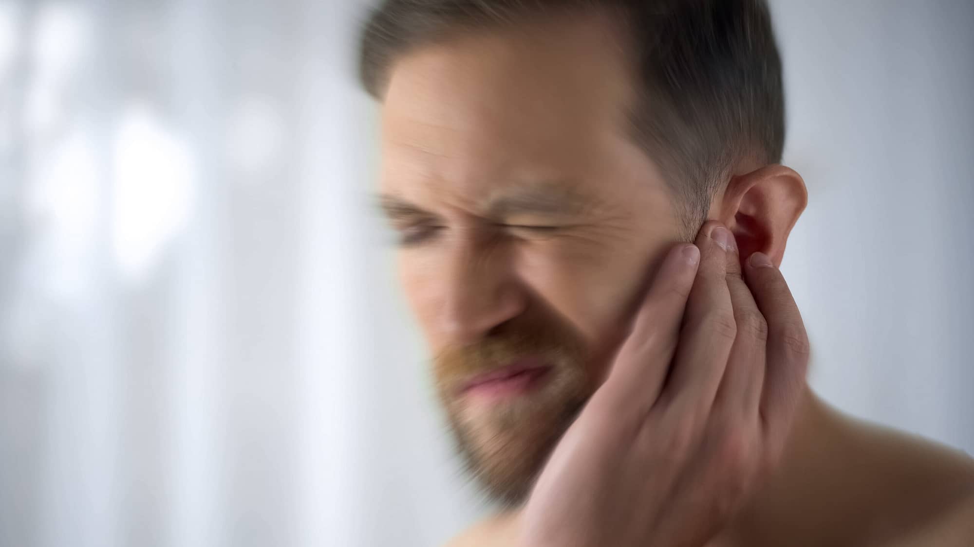 Man feels pain in middle ear, meningitis and hearing loss, infla