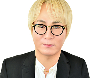 Junho Chang, Registrar/Cashier