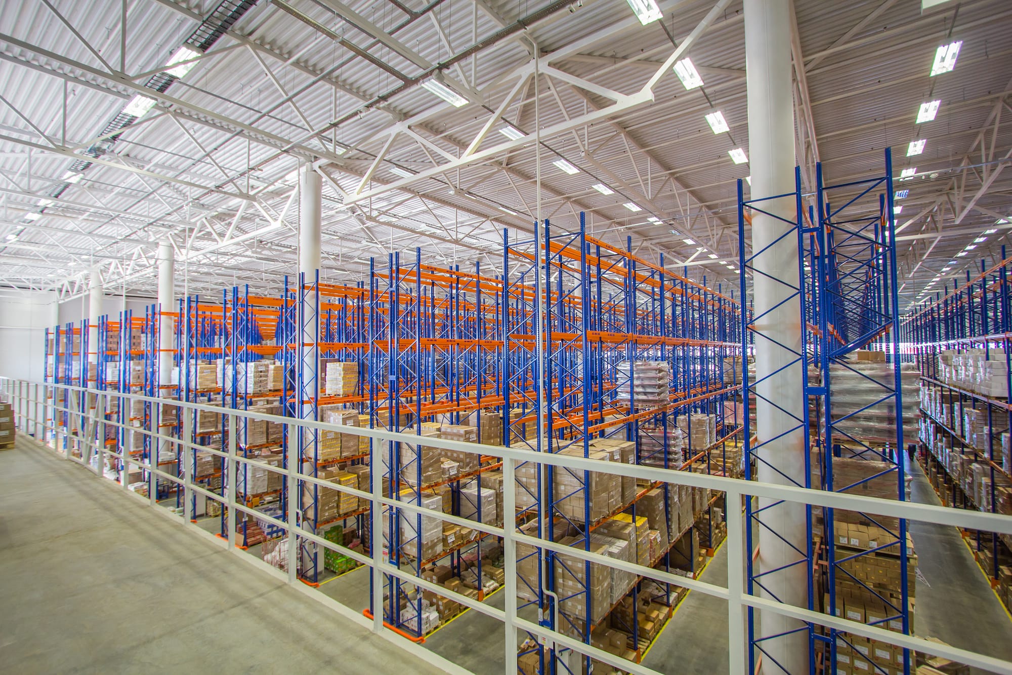 3 Types of Warehouse Mezzanine Systems to Expand Your Space