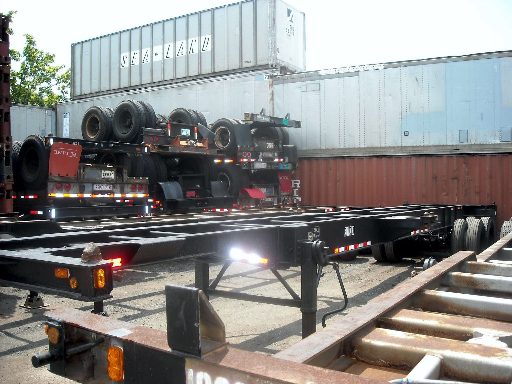 TRS supplies new and used 40ft 8-pin lock chassis. Repairs and Trucking