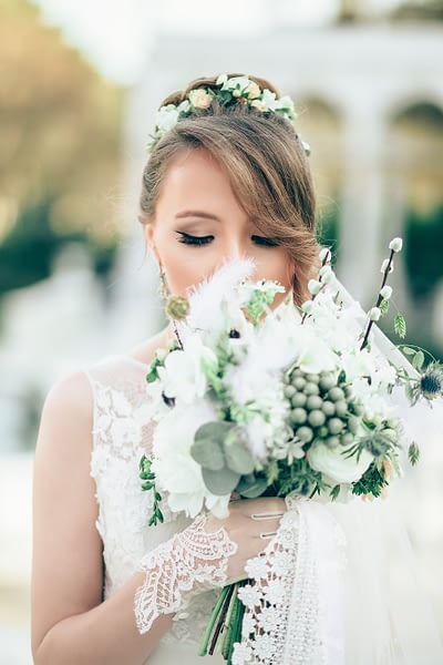 Bride-with-bouquet