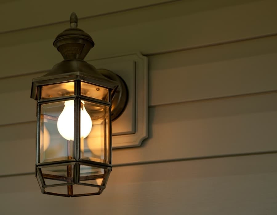 Siding Accessories For Lights And Why, How To Install Outdoor Lighting On Vinyl Siding