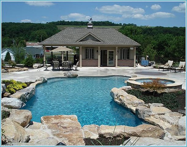 Free Form Pools - B&B Custom Pools